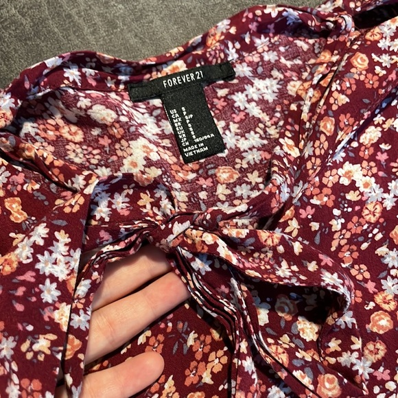 Forever21 Neck Tie Floral Crop Top - Picture 3 of 5